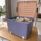 Storage box with side locks - 45L