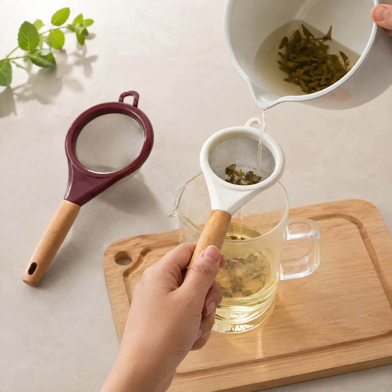 Wooden Handle Strainer 2
